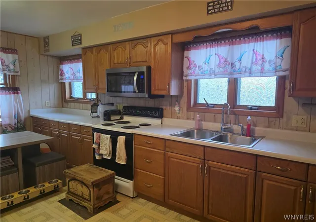 Homes for sale in Shelby, NY | 4202 Shelby Basin Rd, Shelby, NY 14103 | MLS# B1674157