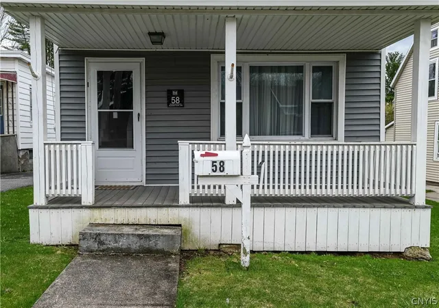 Homes for sale in New Hartford, NY | 58 Burrstone Rd, New Hartford, NY 13417 | MLS# S1674185