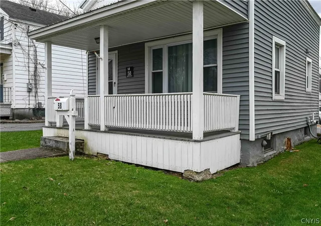 Homes for sale in New Hartford, NY | 58 Burrstone Rd, New Hartford, NY 13417 | MLS# S1674185