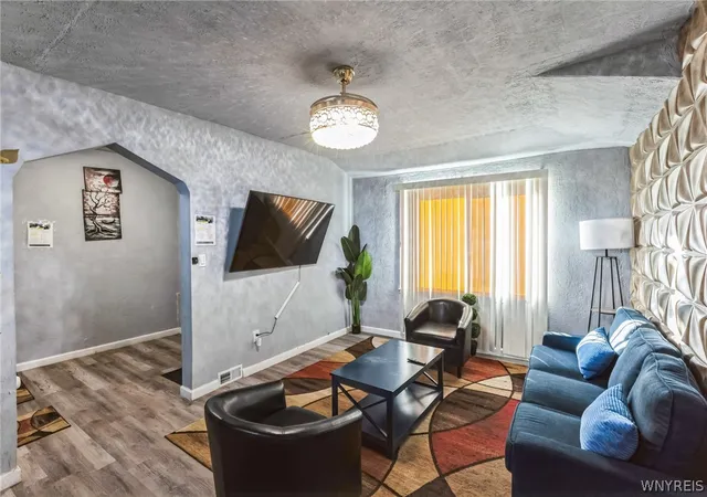 4th image of 1320 Ashland Ave, Niagara Falls, NY 14301 | MLS# B1674092