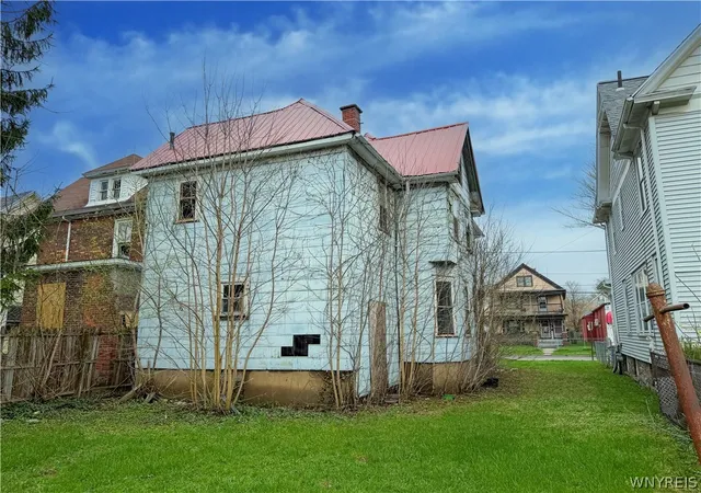 Homes for sale in Niagara Falls, NY | 1879 Pierce Ave, Niagara Falls, NY 14301 | MLS# B1674089