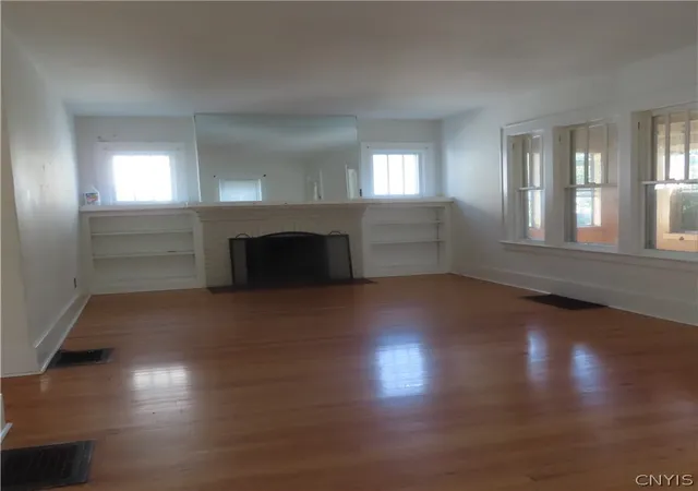 3rd image of 105 Twin Hills Dr, Syracuse, NY 13207 | MLS# S1673490