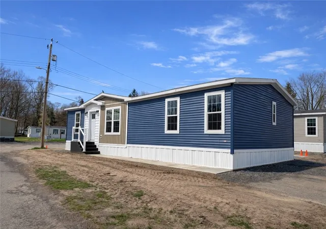 Homes for sale in Penfield, NY | 48 Sebastian Dr, Penfield, NY 14625 | MLS# R1670806