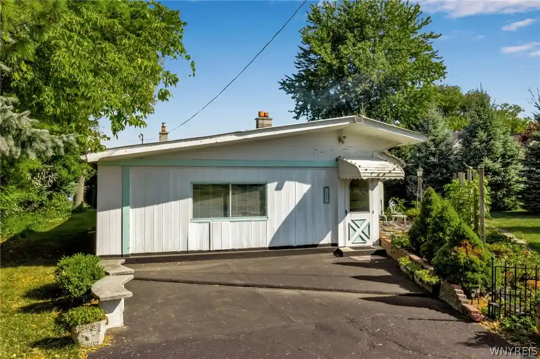 Photo 1 of Sale Pending at 2477 Lake Rd, Ransomville, NY 14131 | MLS# B1674425 | Listing updated on 2026-09-02