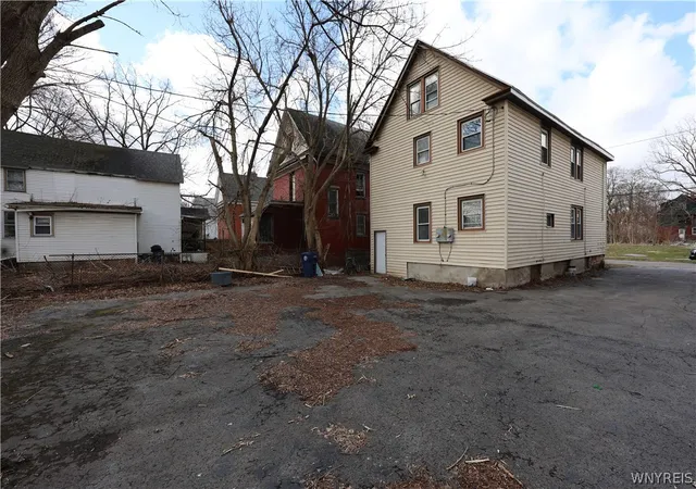 5th image of 1655 South Ave, Niagara Falls, NY 14305 | MLS# B1670800