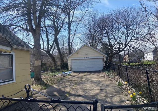 Homes for sale in Buffalo, NY | 240 Herman St, Buffalo, NY 14211 | MLS# B1673694