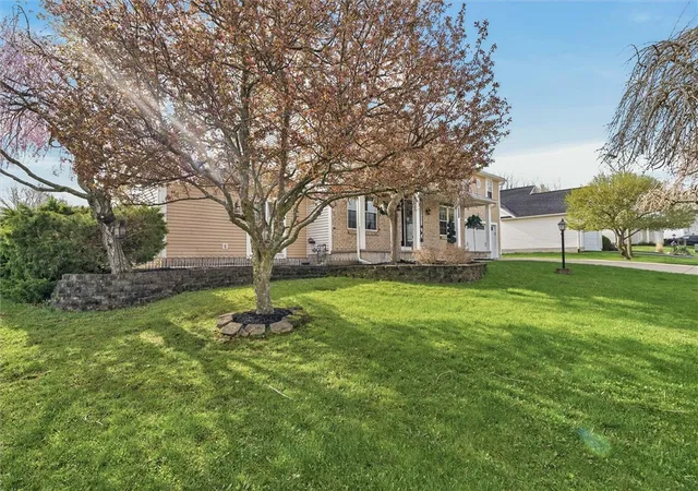 4th image of 1343 Fieldcrest Ln, Victor, NY 14564 | MLS# R1674276