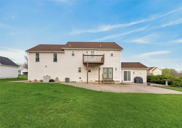 5th image of 1343 Fieldcrest Ln, Victor, NY 14564 | MLS# R1674276