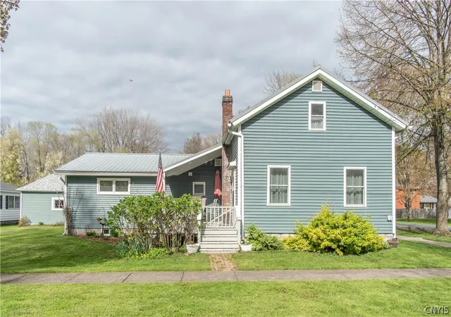 Homes for sale in Cape Vincent, NY | 283 W Joseph St, Cape Vincent, NY 13618 | MLS# S1673344