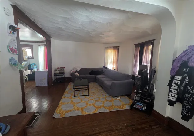 Photo 3 of Sale Pending at 131 Wellington Ave, Rochester, NY 14611 | MLS# R1674549 | Listing updated on 2026-07-12