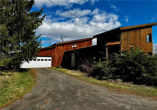 2nd image of 2846 W Hill Rd, Hamilton, NY 13346 | MLS# S1673751