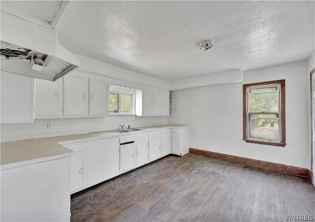 2nd image of 1348 Pierce Ave, Niagara Falls, NY 14301 | MLS# B1674333