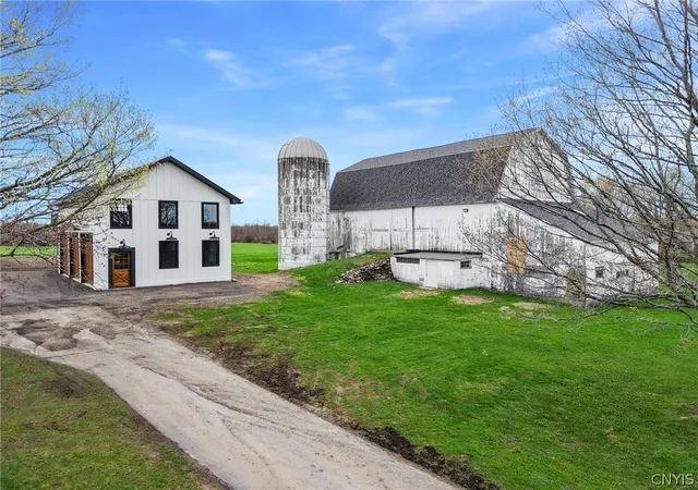 Photo 3 of Single family home for sale at 7852 State Route 104, Oswego, NY 13126 | MLS# S1673295 | Listing updated on 2026-05-23
