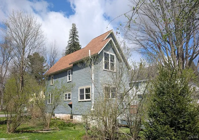 4th image of 8 John St, Hamilton, NY 13346 | MLS# S1674355
