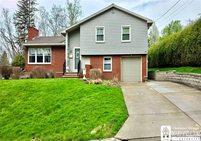 1st image of 11 Alfred St, Jamestown, NY 14701 | MLS# R1673937