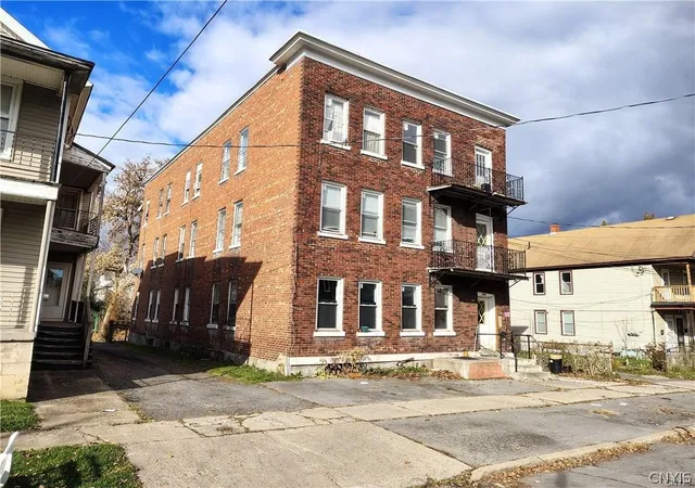 1st image of 418 Bacon St, Utica, NY 13501 | MLS# S1674317