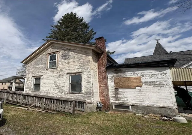2nd image of 135 River St, Oneonta, NY 13820 | MLS# R1673385