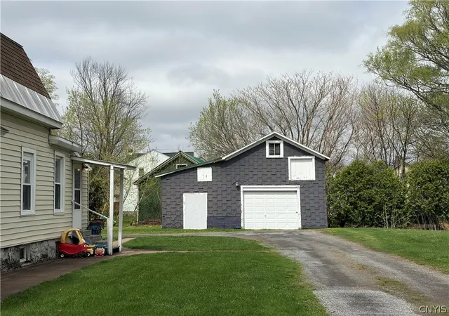 Homes for sale in Lenox, NY | 108 Lewis St, Lenox, NY 13032 | MLS# S1674506