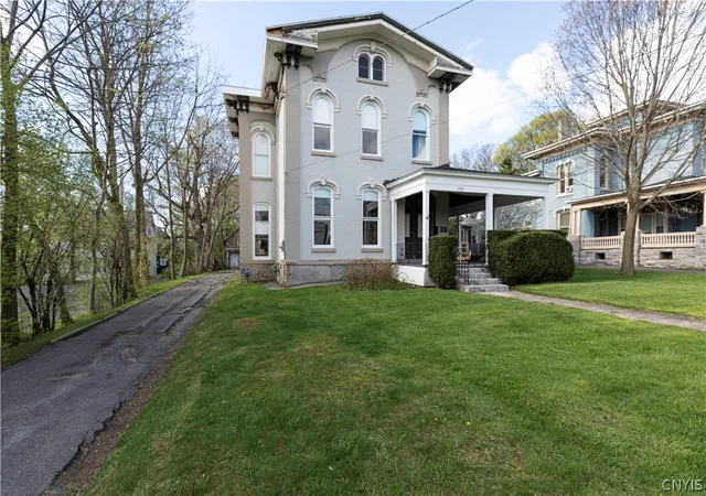 2nd image of 205 Highland Ave, Syracuse, NY 13203 | MLS# S1674662