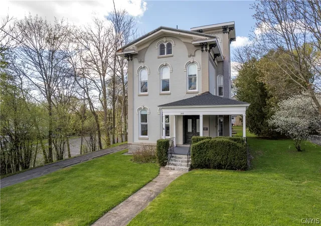 3rd image of 205 Highland Ave, Syracuse, NY 13203 | MLS# S1674662