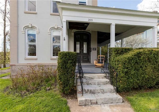 4th image of 205 Highland Ave, Syracuse, NY 13203 | MLS# S1674662