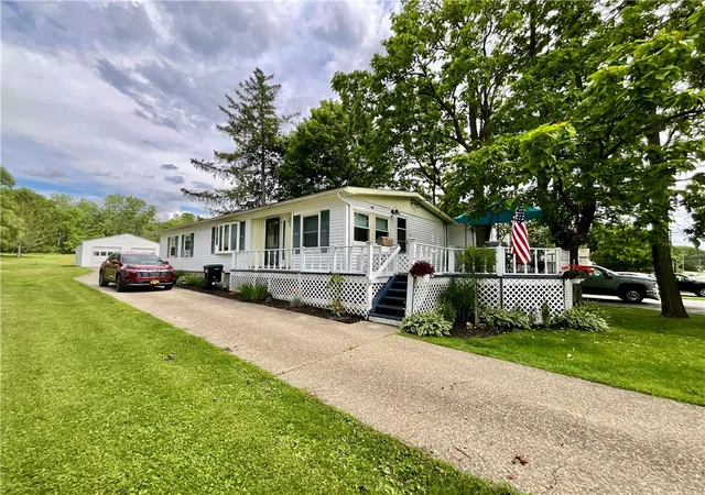 2nd image of 4753 E Lake Rd, Livonia, NY 14487 | MLS# R1669687