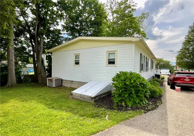 3rd image of 4753 E Lake Rd, Livonia, NY 14487 | MLS# R1669687