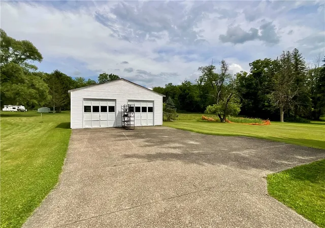 4th image of 4753 E Lake Rd, Livonia, NY 14487 | MLS# R1669687