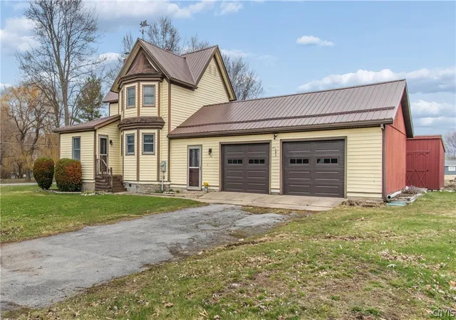 Homes for sale in Cape Vincent, NY | 316 Centre St, Cape Vincent, NY 13618 | MLS# S1674396