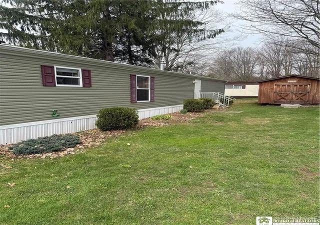2nd image of 108 Circle Greenhurst Village Dr, Ellery, NY 14701 | MLS# R1675120