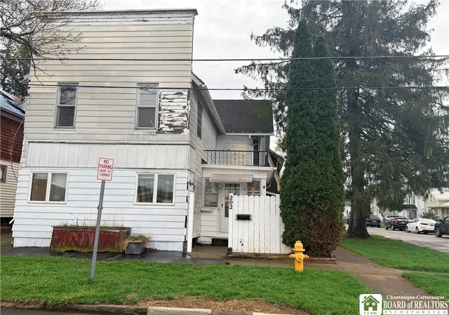 Photo 1 of Single family home for sale at 202 E Pine St, Olean, NY 14760 | MLS# R1673245 | Listing updated on 2026-08-01