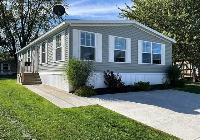 Homes for sale in Hamlin, NY | 6 Applegate Dr, Hamlin, NY 14464 | MLS# R1675165