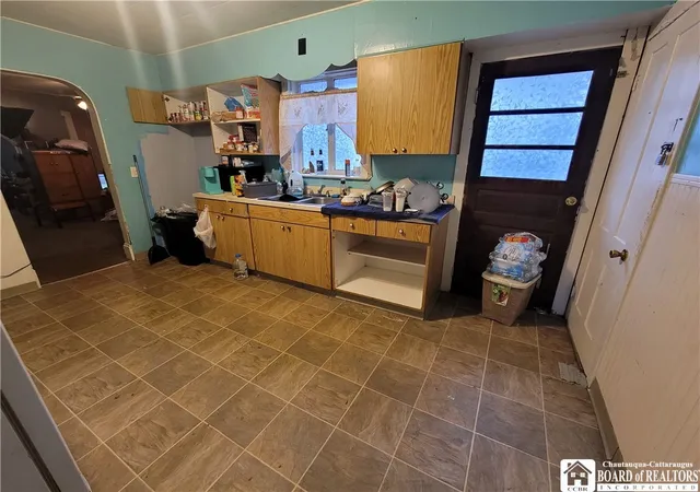 5th image of 17 Columbia Ave, Jamestown, NY 14701 | MLS# R1674772