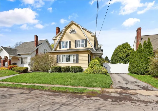 Homes for sale in Syracuse, NY | 210 Willumae Dr, Syracuse, NY 13208 | MLS# S1674754