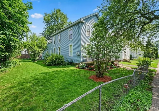 4th image of 149 Green St, Lockport, NY 14094 | MLS# B1674133