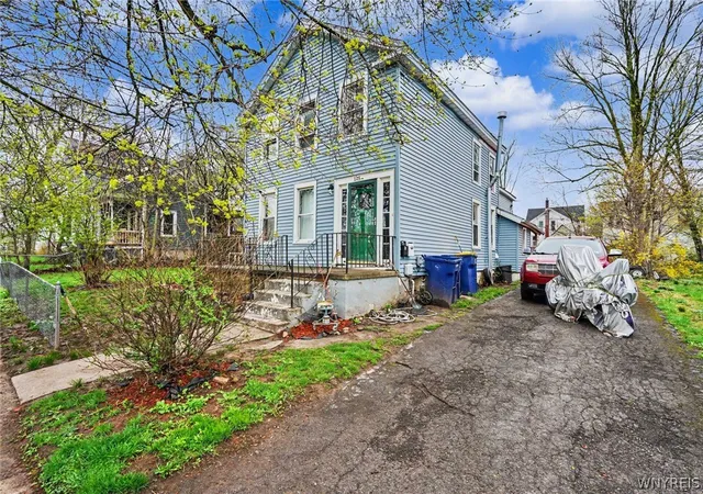 5th image of 149 Green St, Lockport, NY 14094 | MLS# B1674133