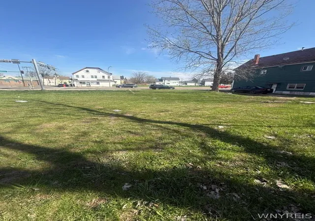 3rd image of 1387 Broadway, Buffalo, NY 14212 | MLS# B1675350
