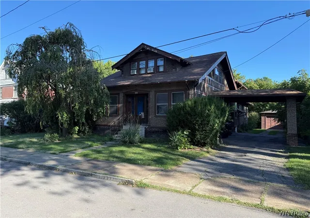 2nd image of 368 Spruce Ave, Niagara Falls, NY 14301 | MLS# B1675266