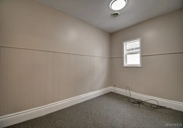 3rd image of 25 Bremen St, Buffalo, NY 14213 | MLS# B1674885