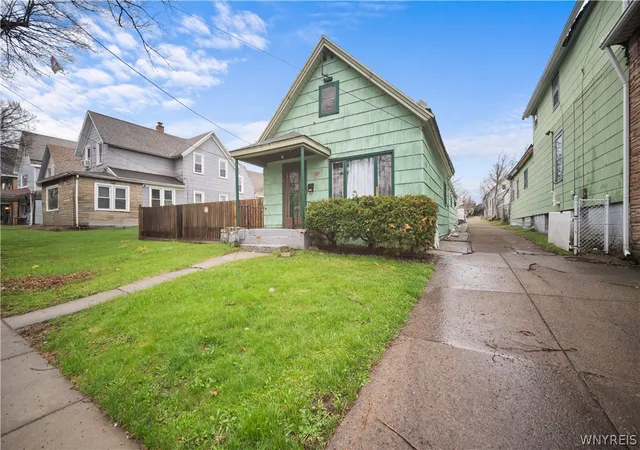 Homes for sale in Buffalo, NY | 23 Gold St, Buffalo, NY 14206 | MLS# B1674691
