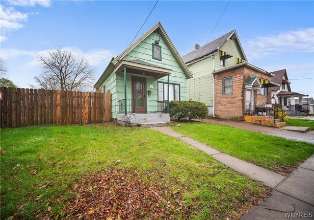 Homes for sale in Buffalo, NY | 23 Gold St, Buffalo, NY 14206 | MLS# B1674691