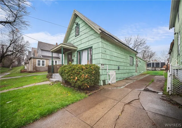 Homes for sale in Buffalo, NY | 23 Gold St, Buffalo, NY 14206 | MLS# B1674691