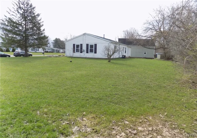3rd image of 235 Blanchard Blvd, Syracuse, NY 13209 | MLS# S1675191