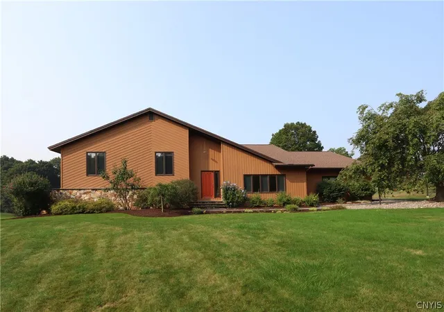 Homes for sale in De Witt, NY | 5002 Saddlebrook Dr, De Witt, NY 13066 | MLS# S1674789