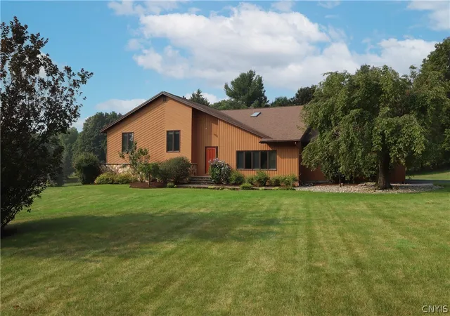 Homes for sale in De Witt, NY | 5002 Saddlebrook Dr, De Witt, NY 13066 | MLS# S1674789
