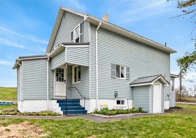 Homes for sale in Galen, NY | 9025 Lock Berlin Rd, Galen, NY 14489 | MLS# R1674787