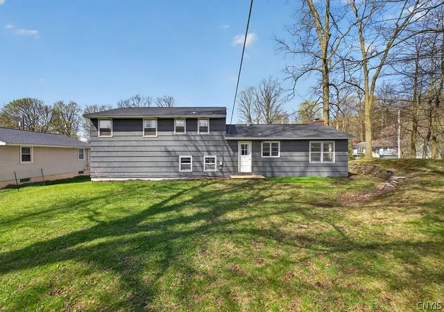 Homes for sale in Camillus, NY | 166 Terrace Wy, Camillus, NY 13031 | MLS# S1673996
