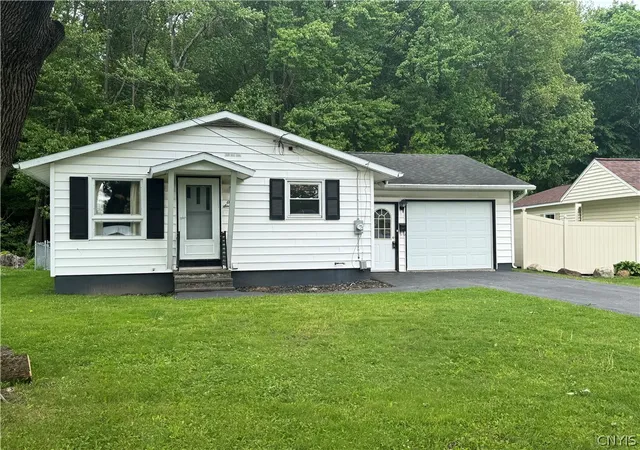 Homes for sale in Whitestown, NY | 116 Waterbury Ave, Whitestown, NY 13492 | MLS# S1675145
