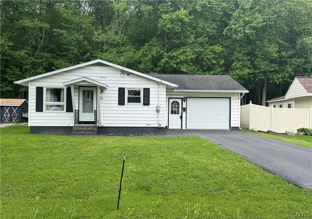 Homes for sale in Whitestown, NY | 116 Waterbury Ave, Whitestown, NY 13492 | MLS# S1675145