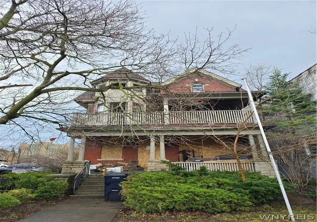 Homes for sale in Niagara Falls, NY | 729 Main St, Niagara Falls, NY 14301 | MLS# B1675411